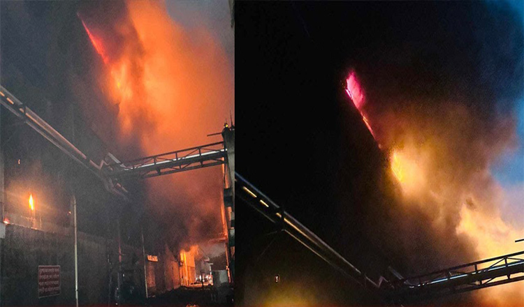 গাজী টায়ারের কারখানায় মধ্যরাতে আগুন